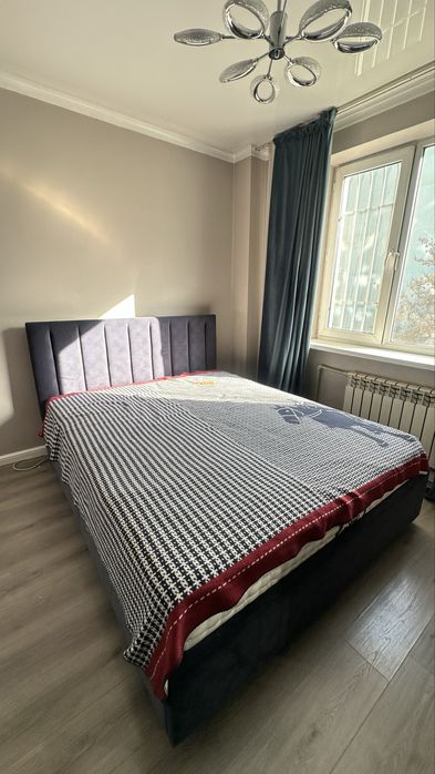 Кровать с матрасом