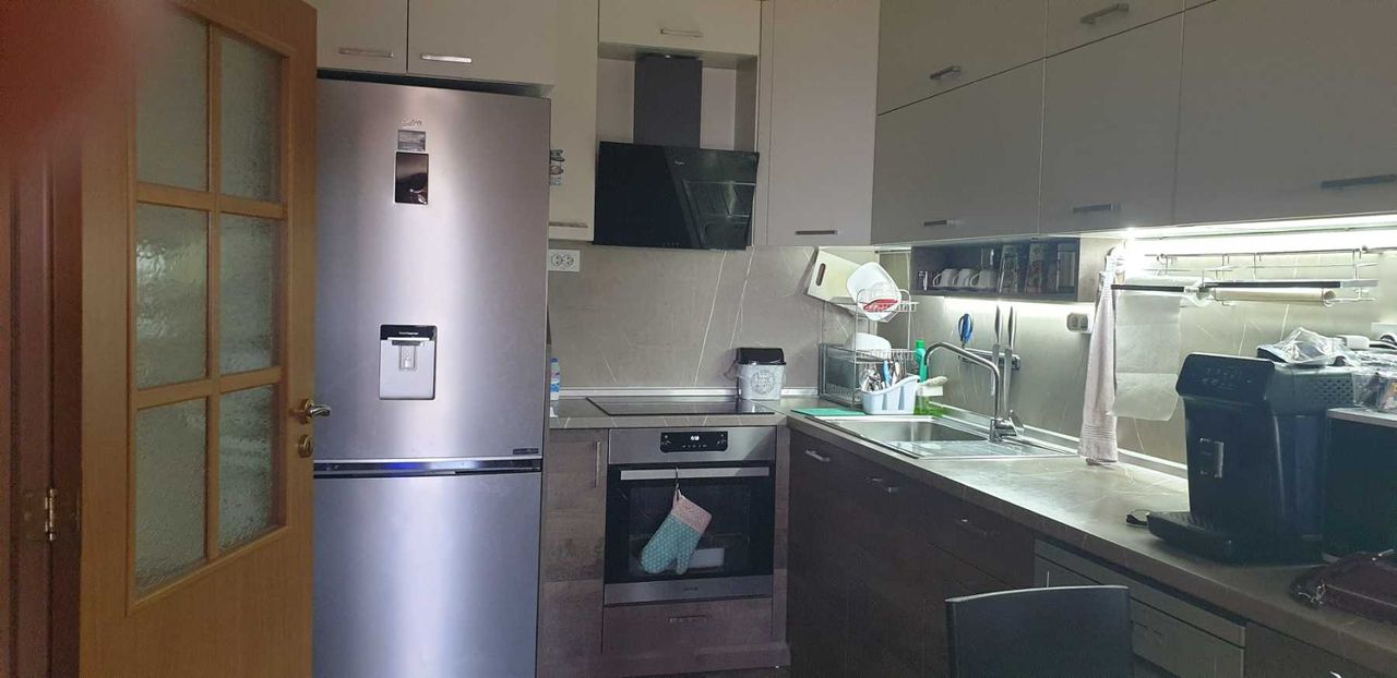 Продава се Тристаен апартамент в Търговище, Център - 107 кв.м за 1496 €/кв.м - Снимка #8