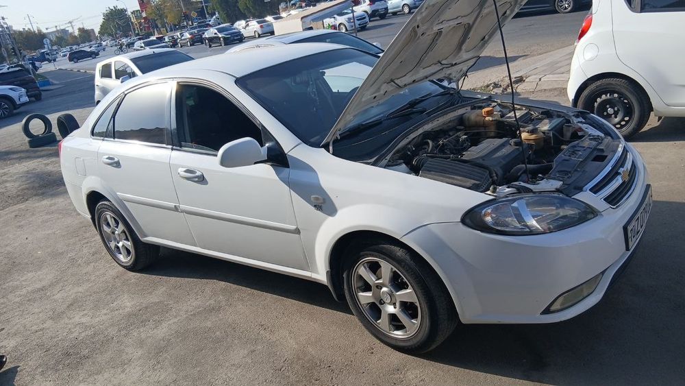 Lasetti jentra qilingan