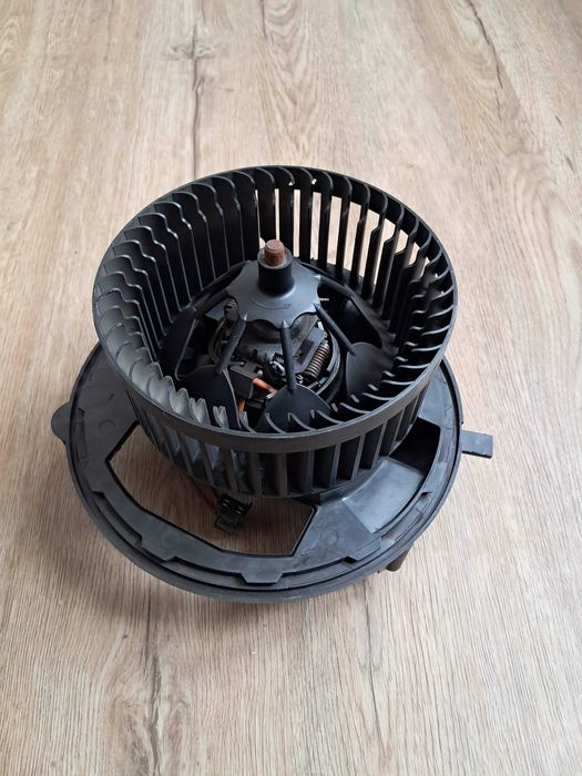 Ventilator habitaclu / Aeroterma original 5Q1819021A, cu probleme