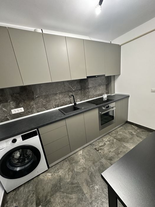 Ofer apartament spre inchiriere