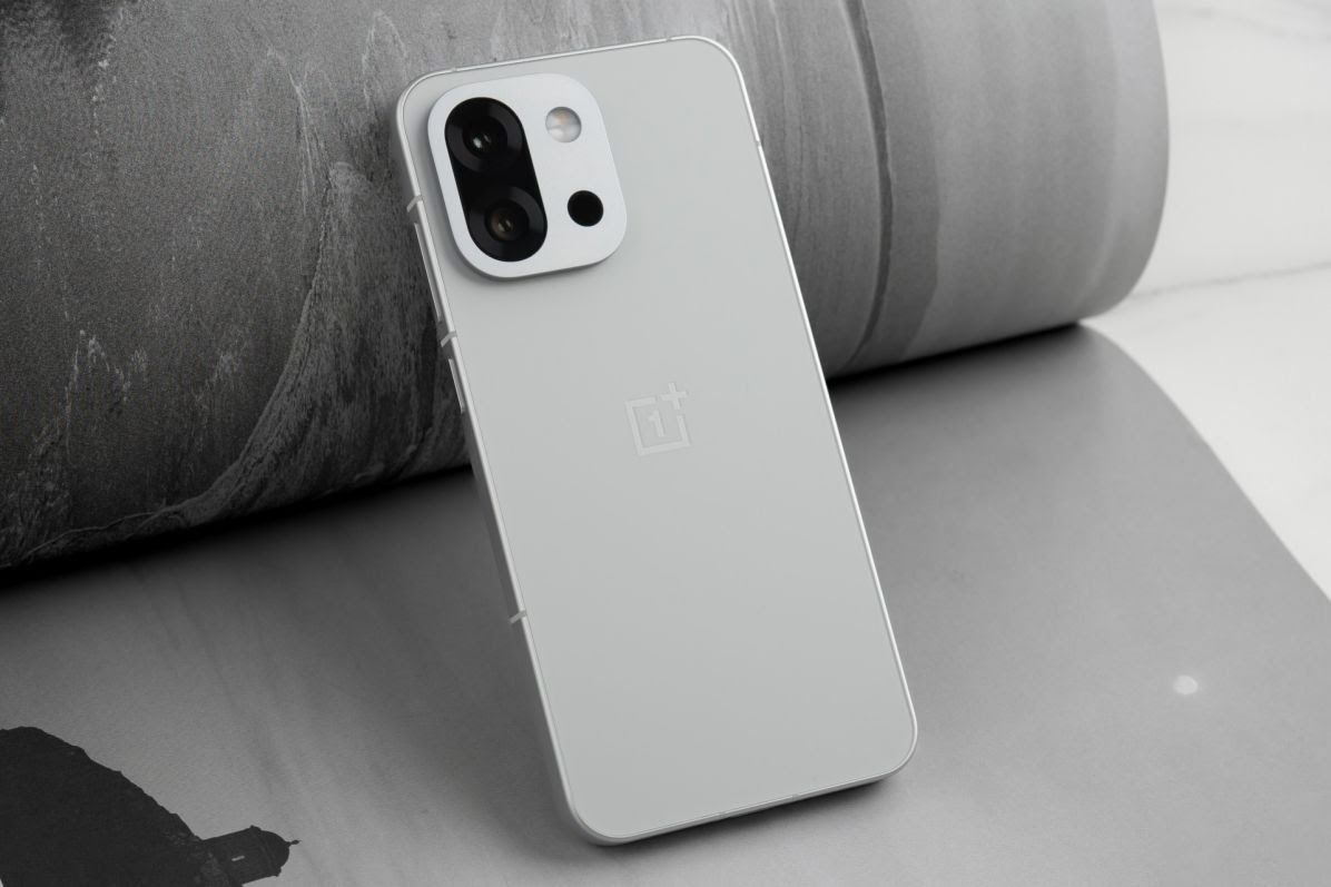 Компактный флагман Oneplus 13T 12/256gb