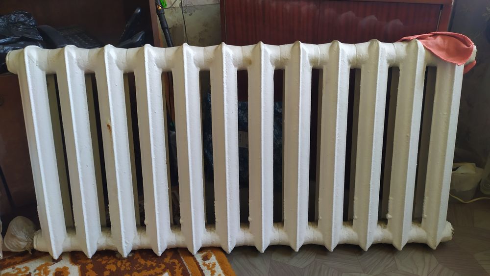 Продам чугунную батарею 12 секций