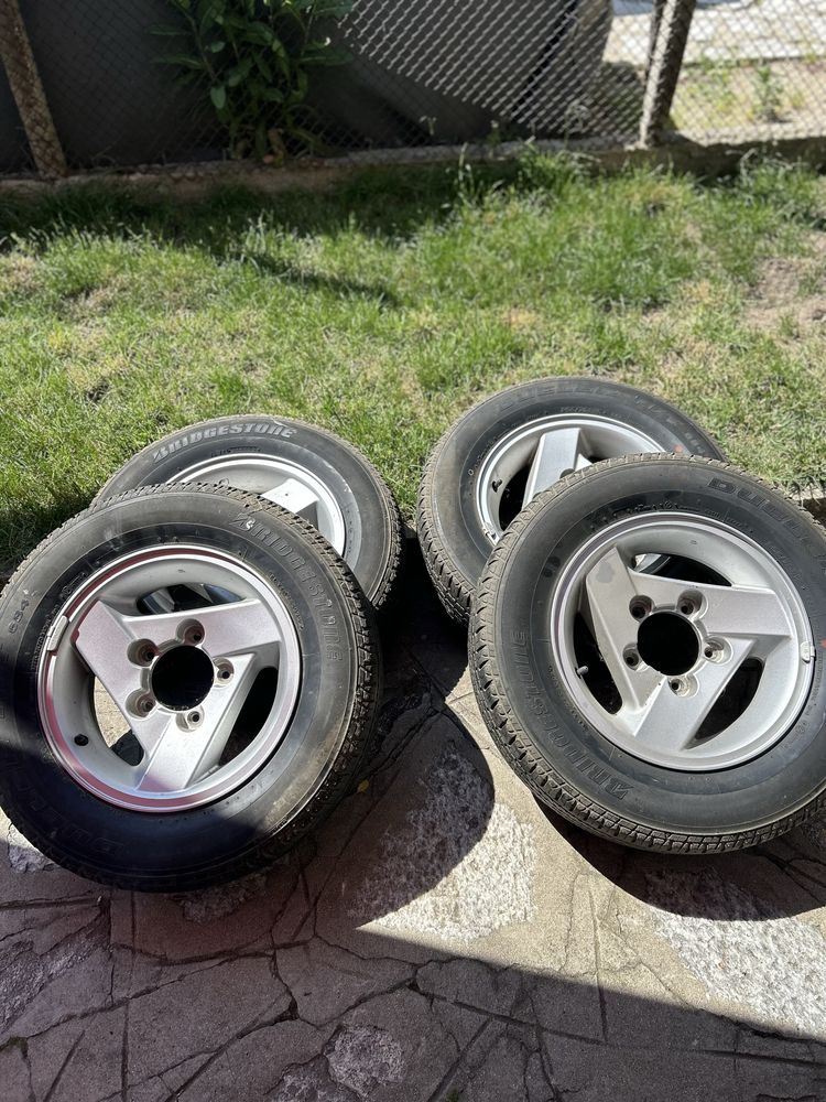 Гуми с джанти R15