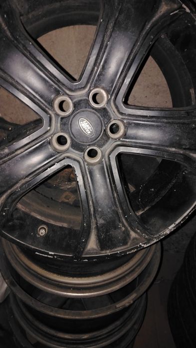 Продам зимнюю резину с дисками на ренж Ровер