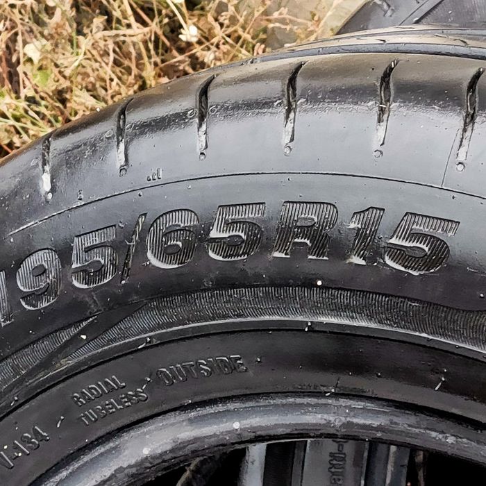 Продам шины комплект 195/65  R15 лето