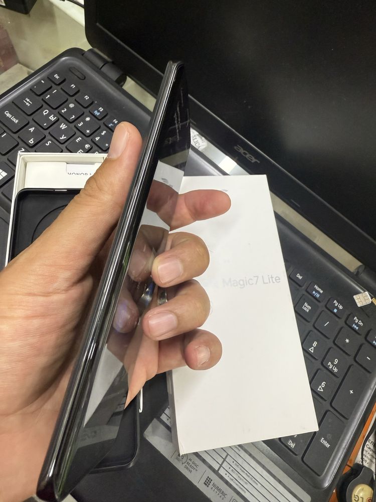 Honor Magic 7 Lite 8/256,неразличим от нов,още 18 месеца гаранция