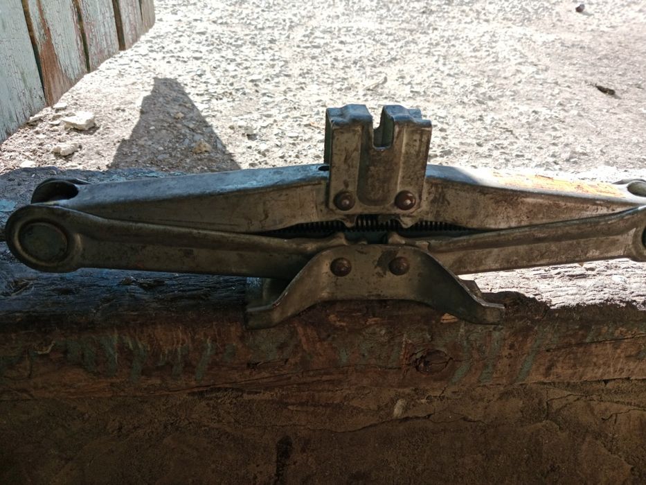 Продаётся домкрат