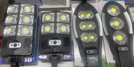 Lampi solare cu senzori de miscare