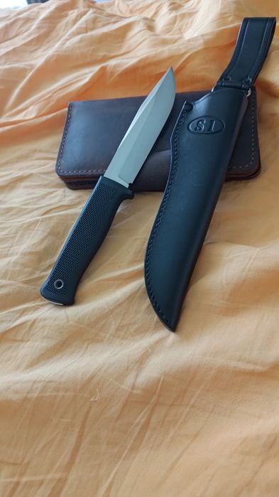 Продавам нож Falkniven S1, с кожена кания кания