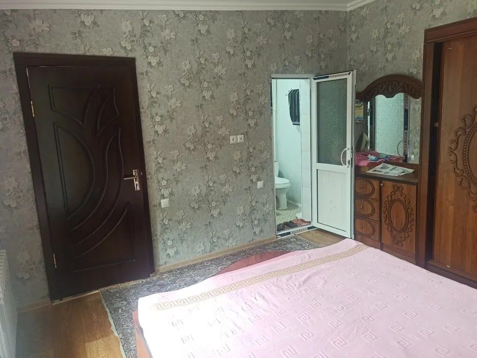 Срочно продается хороший дом с 6 комнотом в Хасанбой 1,5 сотки 120000$