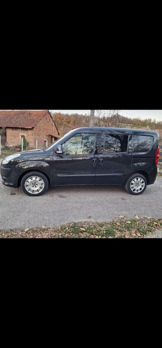 Vând FIAT DOBLO 2.0 Motorina 135 C.P E 5 180000km