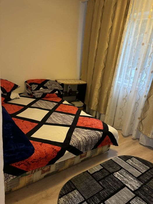 Apartament cu două camere de închiriat