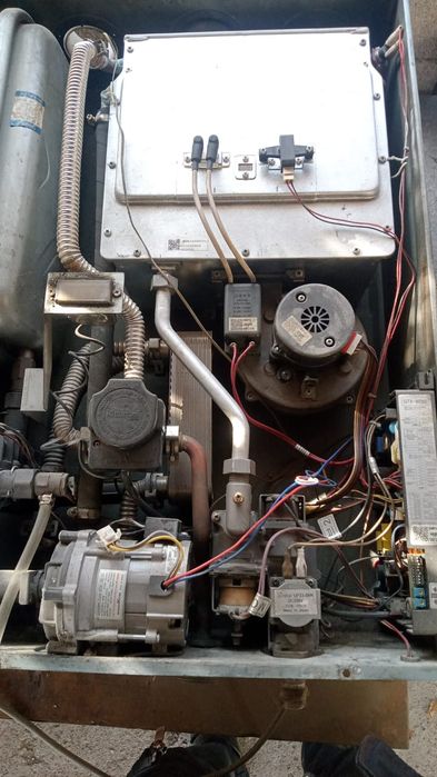 Газовый котел .китурами