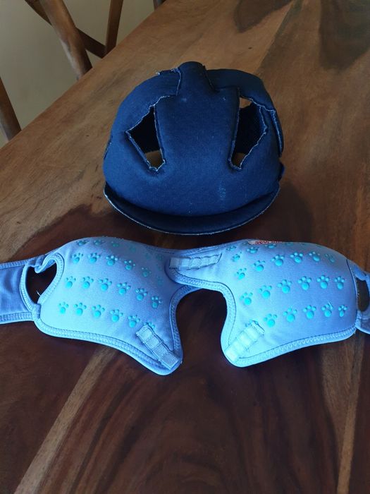 Предпазен шлем за прохождане и наколенки