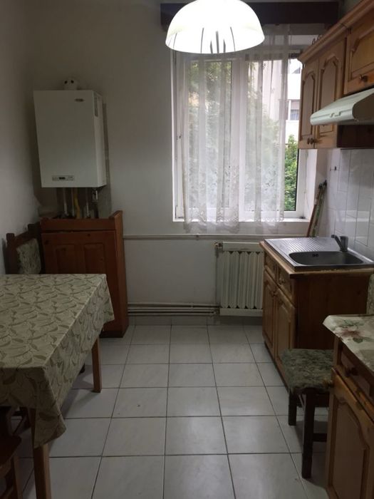 Inchiriez apartament 4 camere
