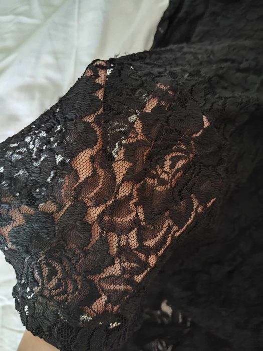 Дантелена рокля