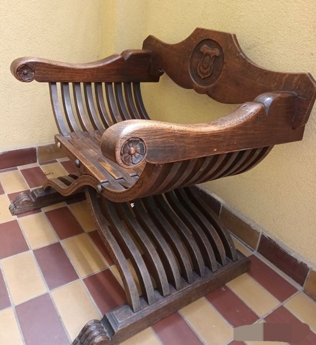 Scaun tron antic din lemn de nuca 1880