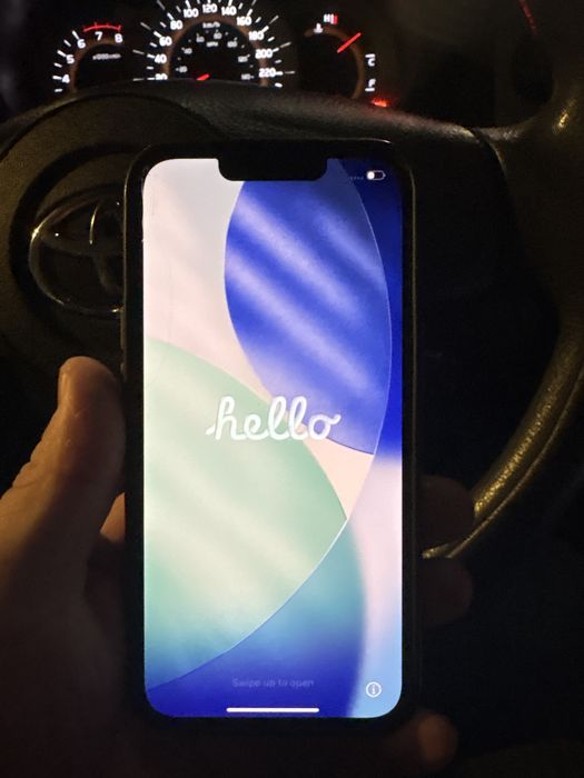 Продам айфон 13, 128 гб. Емкость акб 83%