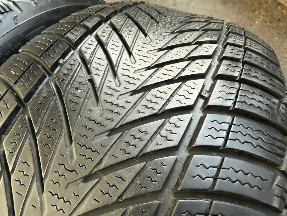 2x Anvelope Iarna 225/55 R17 - Goodyear Ultra Grip Performance 3