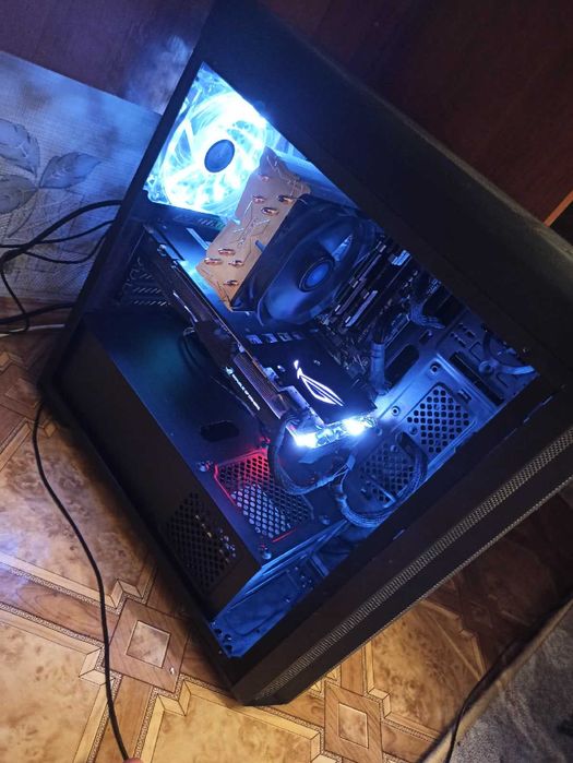 Игровой компьютер и монитор