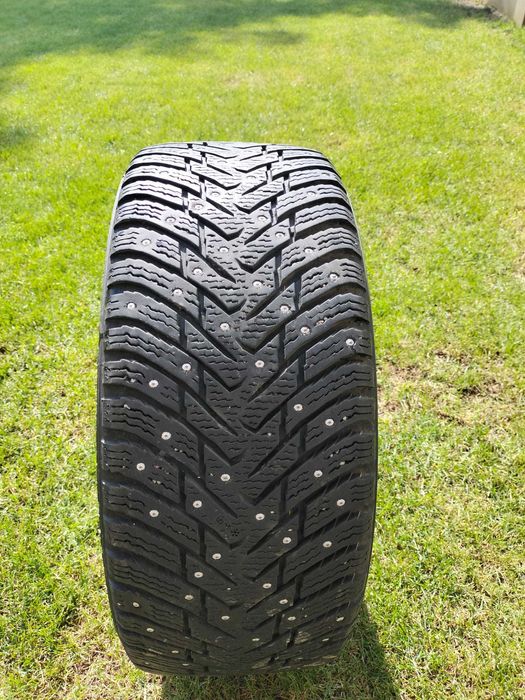 Set anvelope (cauciucuri) iarna Nokian cu tinte (tepi,ghimpi,cuie)