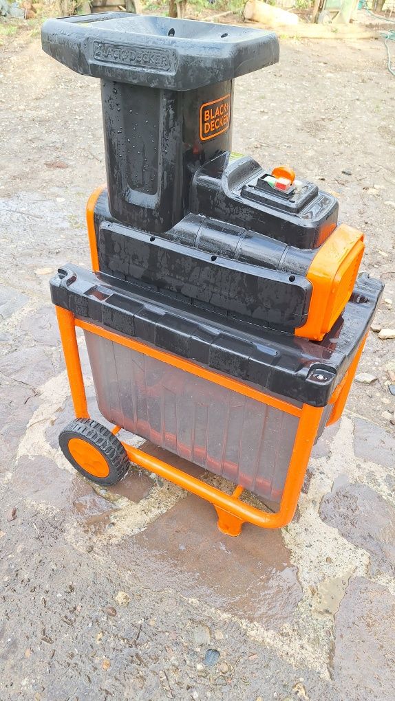 Tocător resturi vegetale BLACK &DECKER 2800W