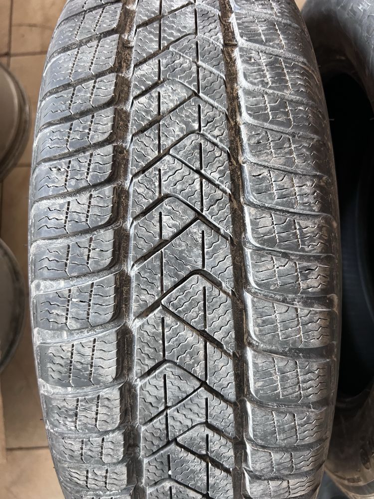 225/60 r18 pirelli de iarna runflat - dot 2020 -200 lei buc