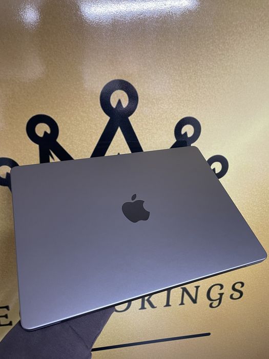 MacBook Pro M3 / 512gb