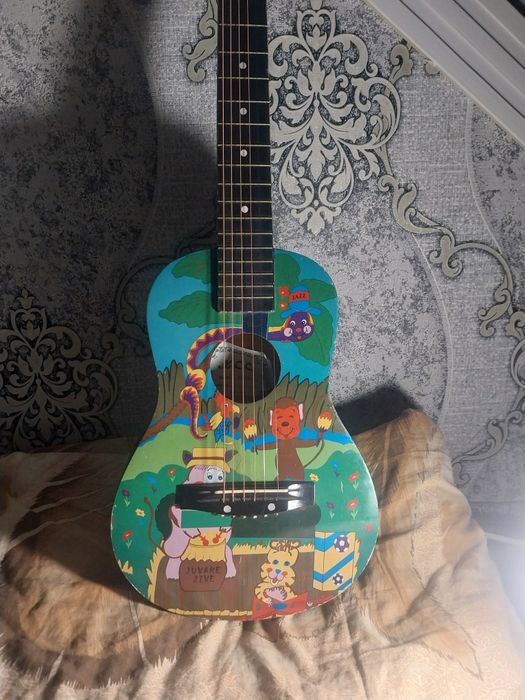 Гитара акустическая