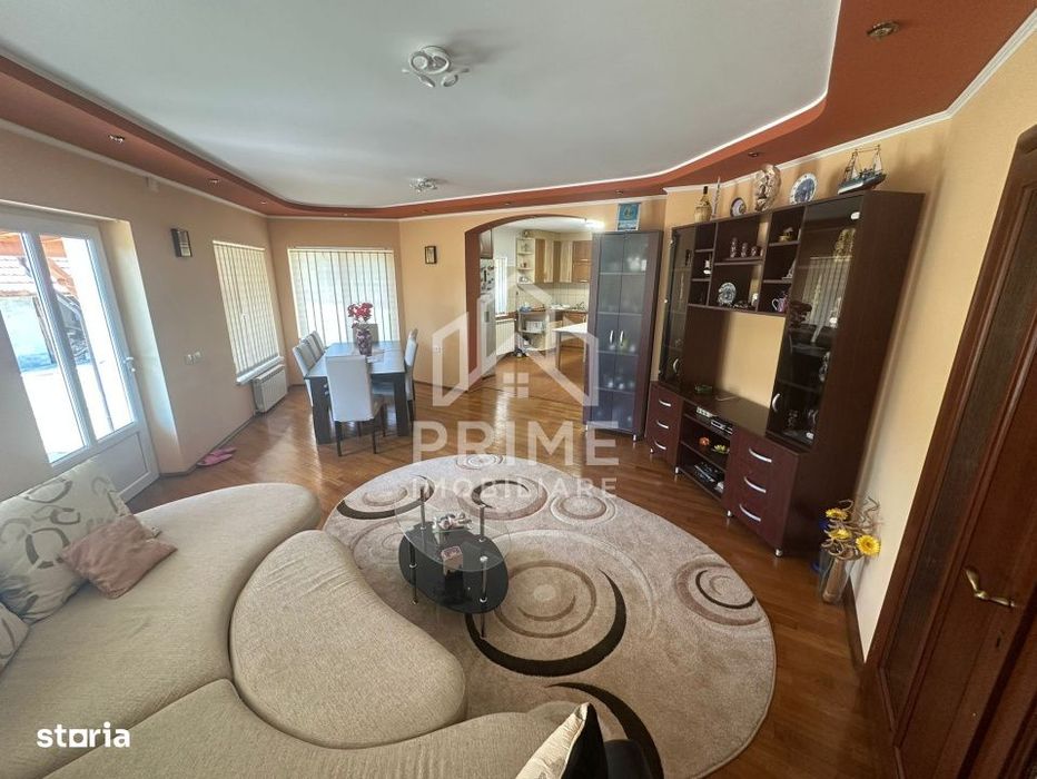 Casa individuala 6 camere, 200 mp, zona Petresti