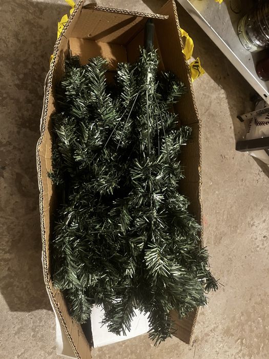 Продавам коледна Елха