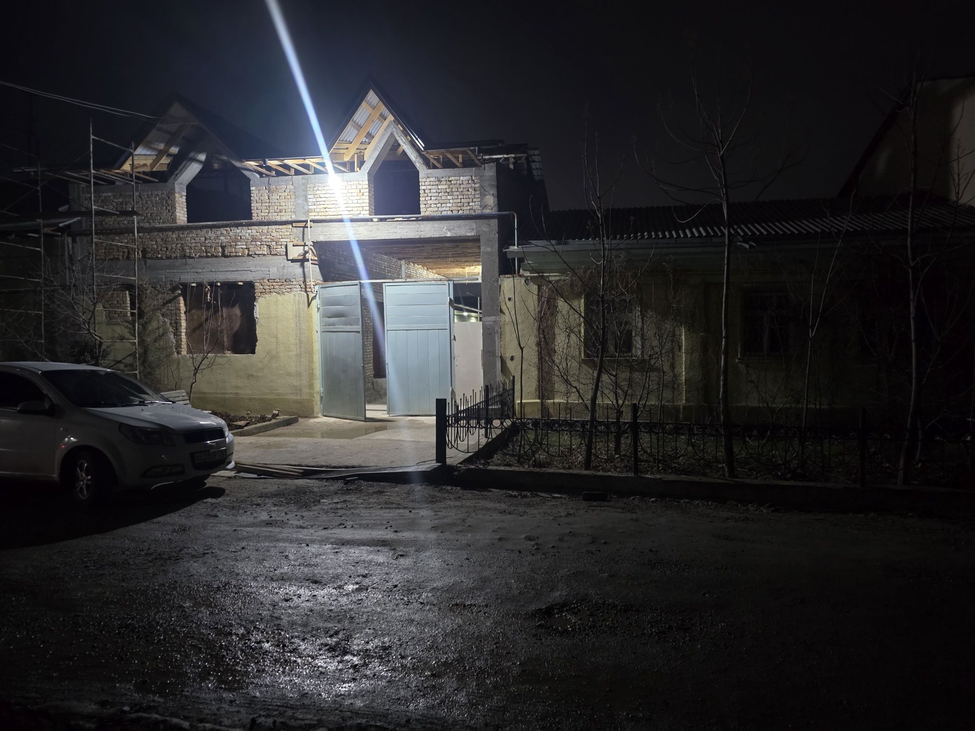 Продаётся участок 3 сотки с временным домом в центре Кибрая!

Идеальны