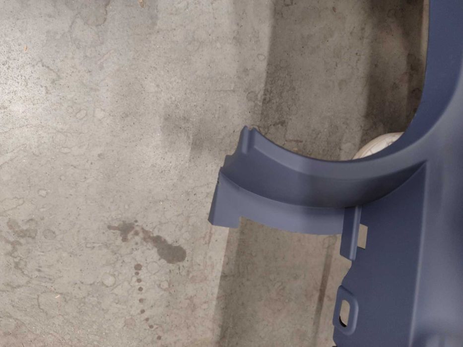 Предна броня за VW GOLF 4 - R32 дизайн -- С ДЕФЕКТ