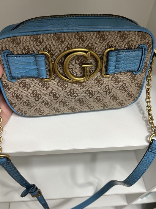 Сумка Guess в идеальном состоянии