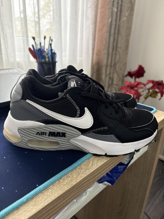 Adidasi nike air max