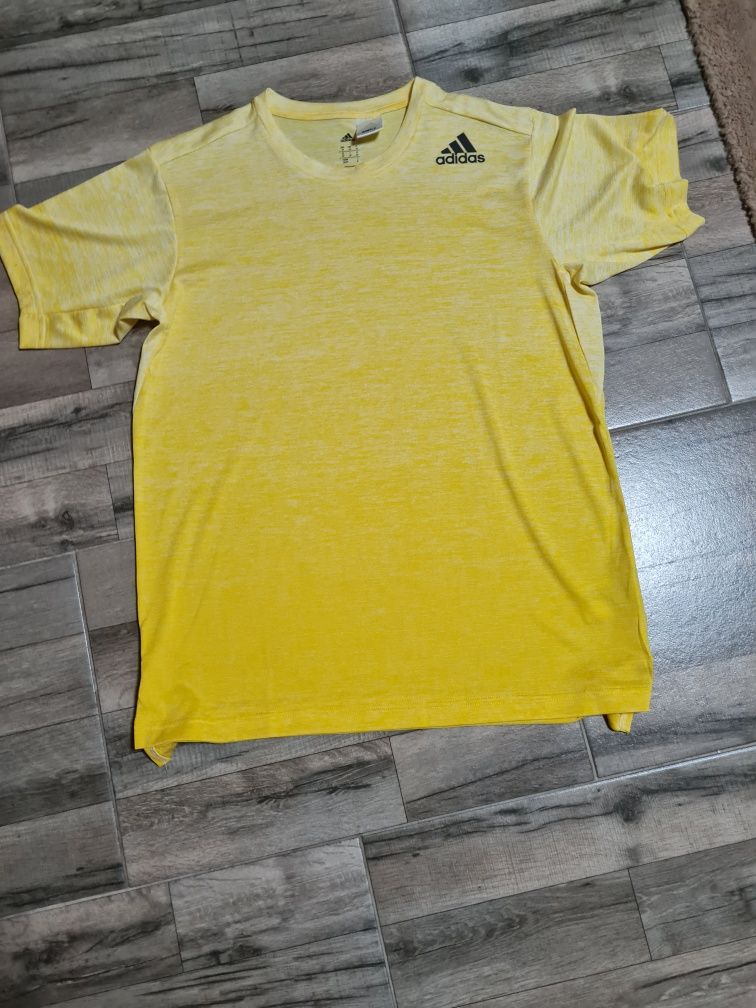 Adidas original t-shirt