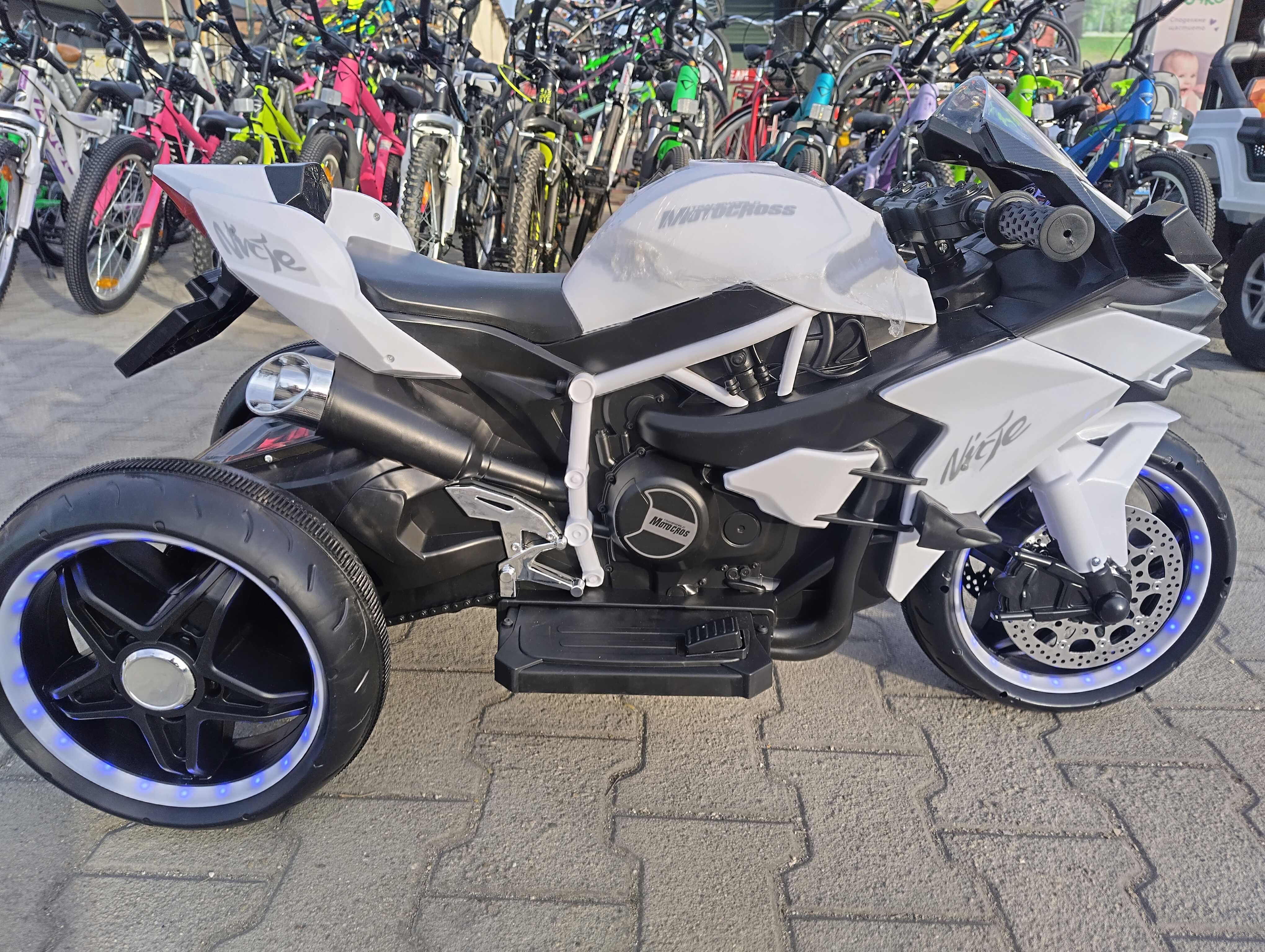 KAWASAKI акумулаторен мотор NINJA бял
