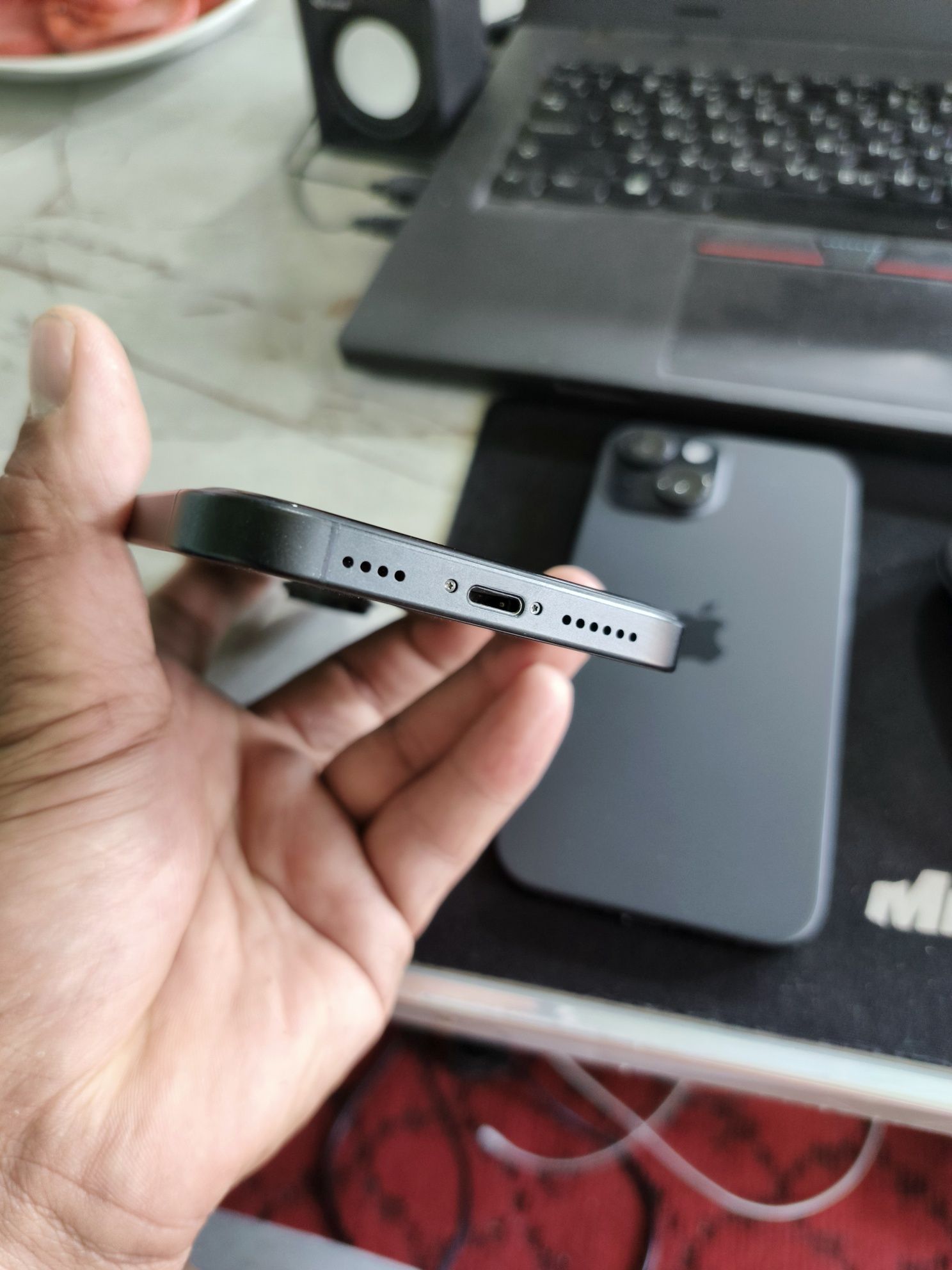 Iphone xr 16 korpus srochna sotiladi