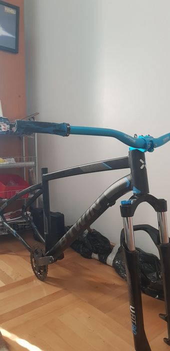 Cadru bicicleta plus piese