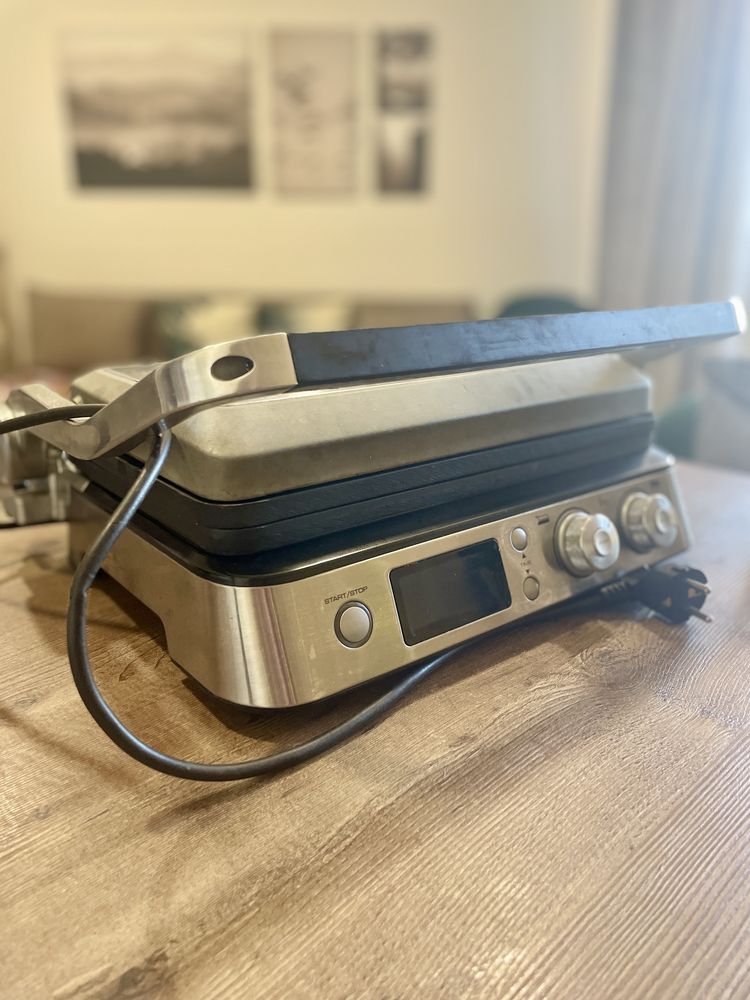 Електрическа скара Delonghi CGH1020D