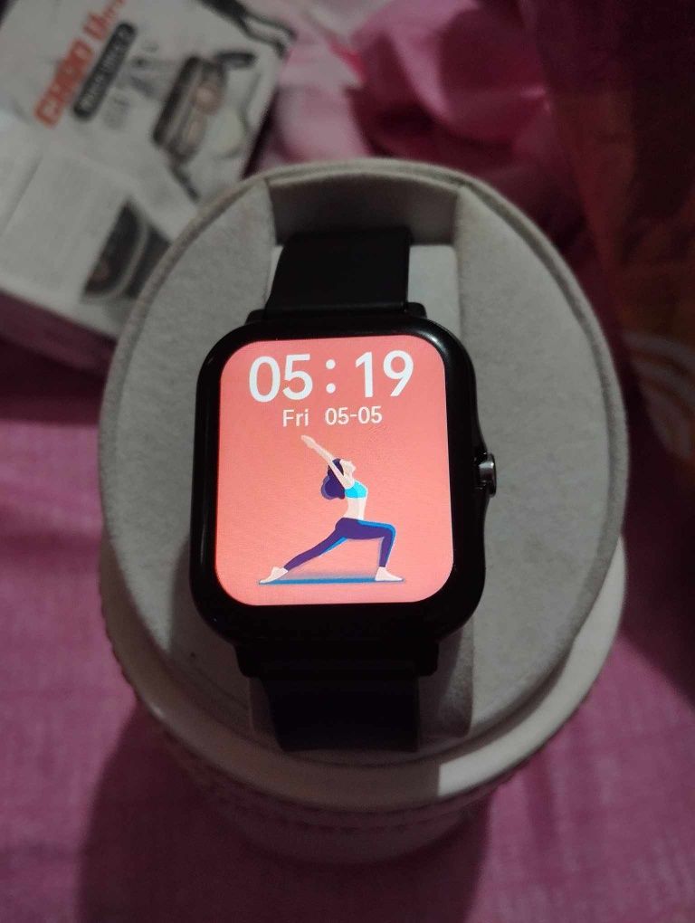 Smartwatch Nou Model 2024 cu multiple funcții