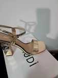 Sandale Gaudi nou in cutie  numere disponibile 39,40 și 41