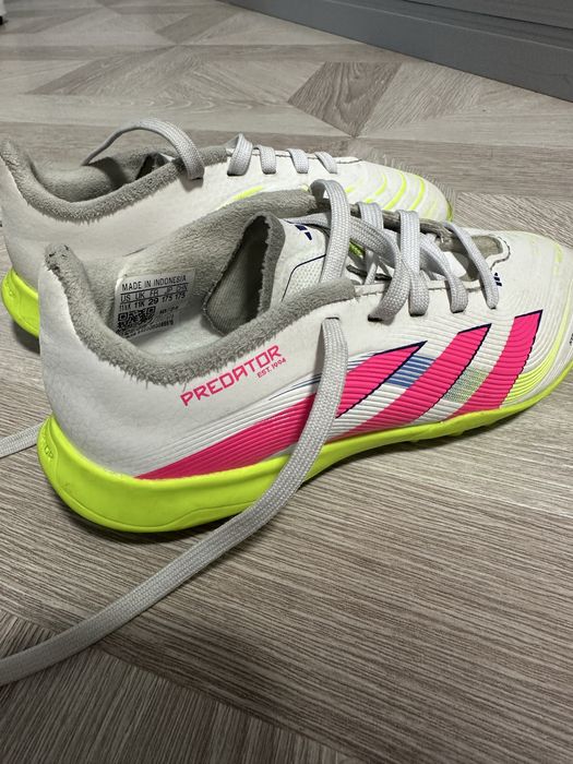 Сороконожки, футбольные кроссовки