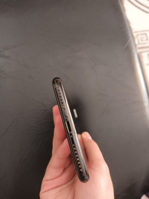 telefonul este bun doar că este avocat și prețul este ăsta