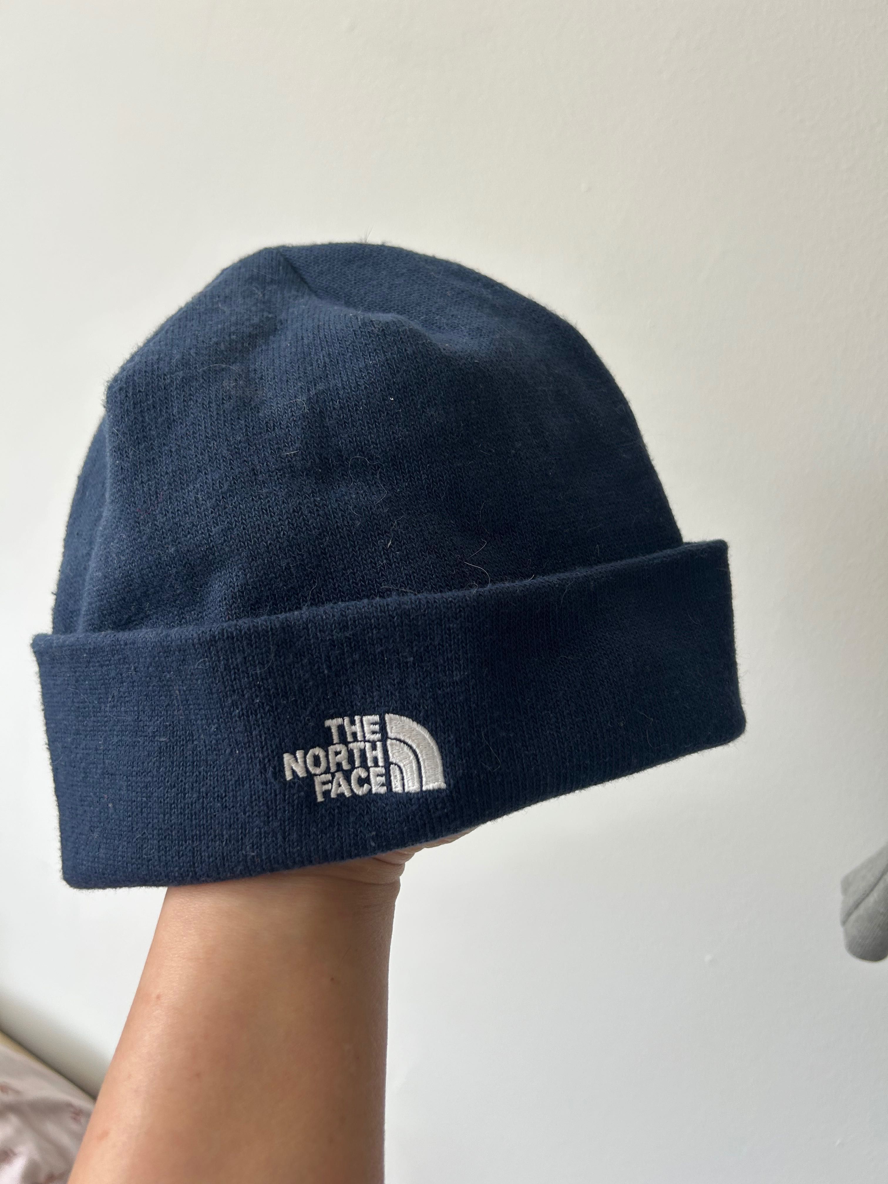 нова шапка The north face