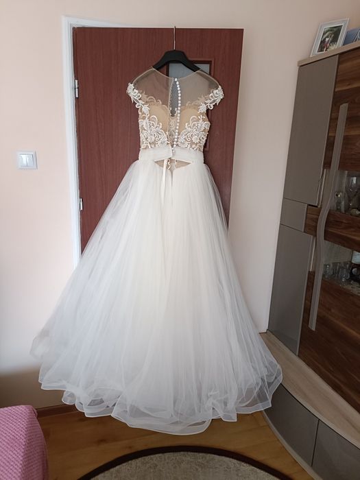 Vand rochie de mireasa