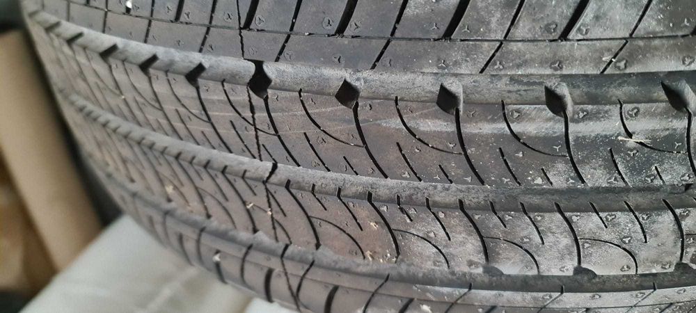 Roti vara GOODYEAR 215/65 R15C  duba Ford