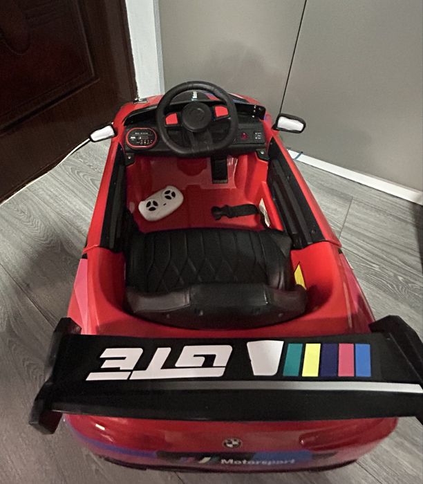 Masinuta electrica cu telecomanda