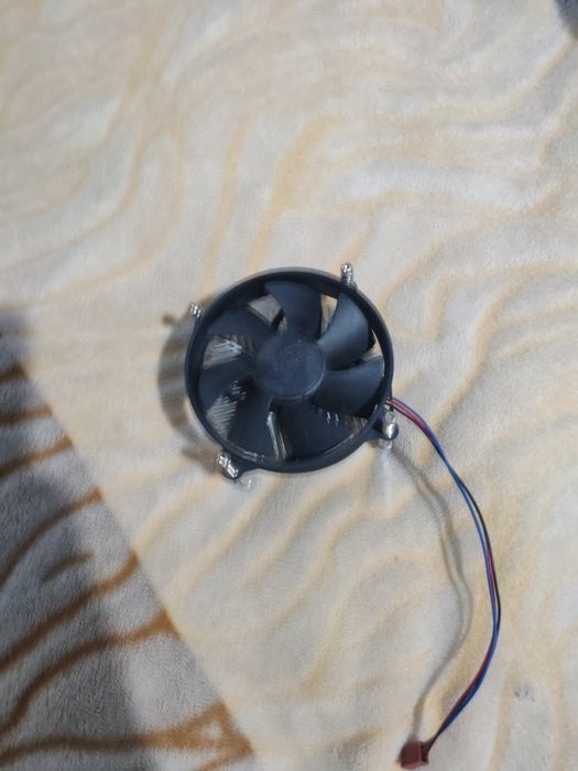 Продаю кулер срочно